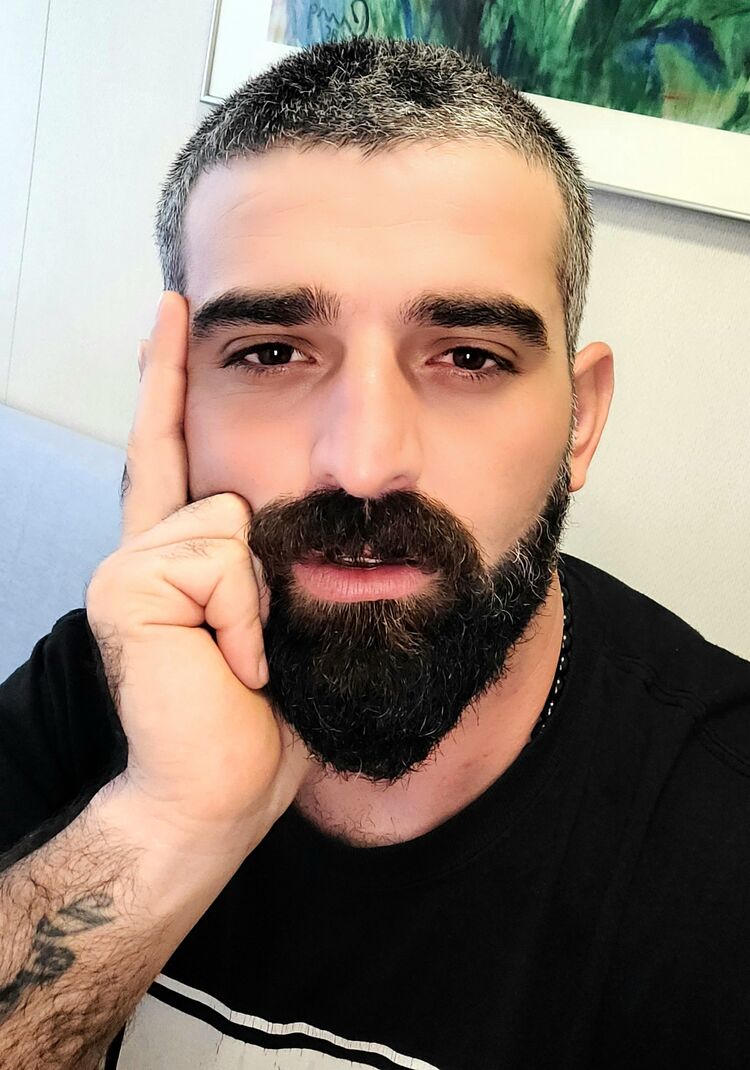  49404182  , 32 ,    