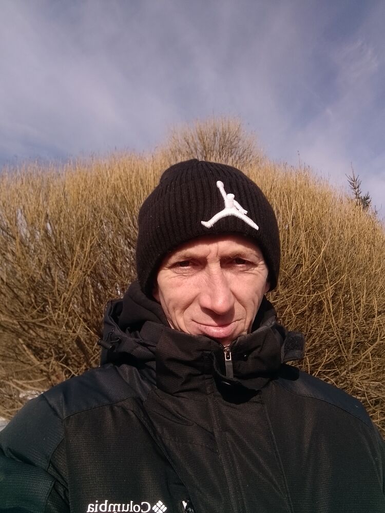  41955902  Valentin, 41 ,    -