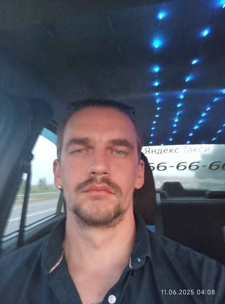  52025642  , 39 ,    