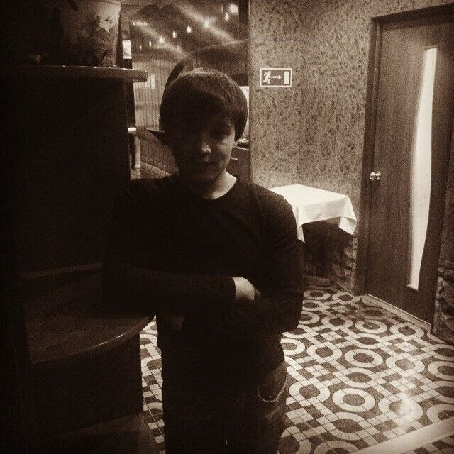  18995342  Aleksey, 29 ,    