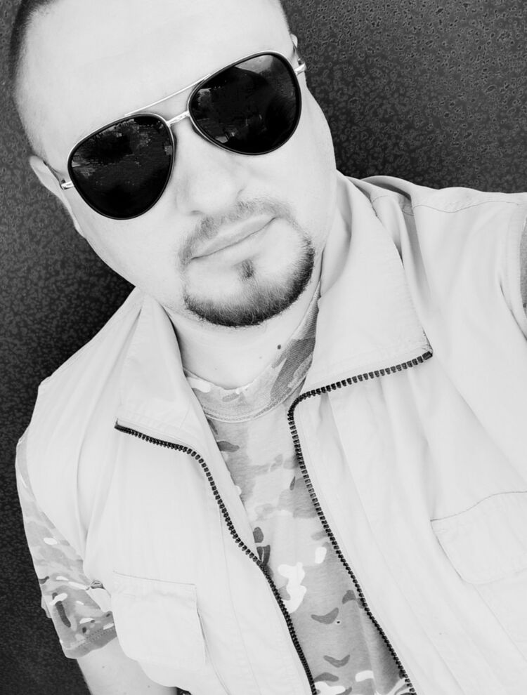  ,   Alex, 33 ,   ,   , c 