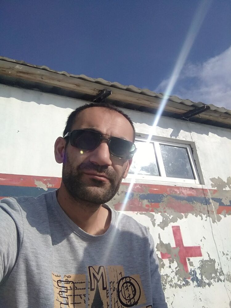  ,   Armen, 39 ,   