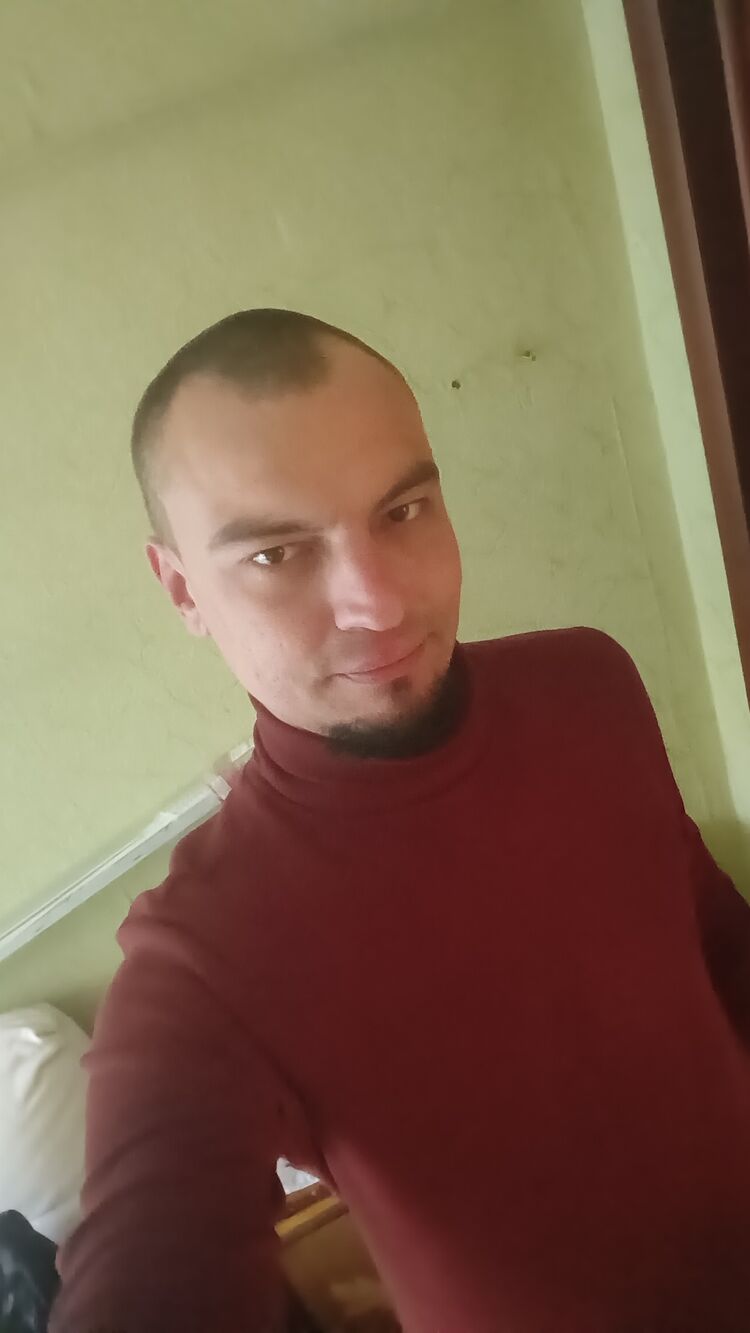  49148752  Vlad, 41 ,    