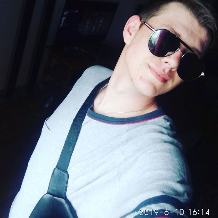  16848092  Ivan, 26 ,    