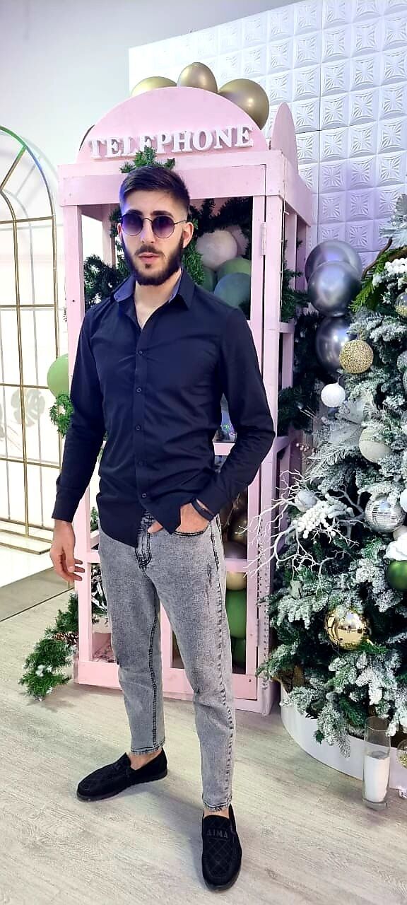  --,   Artyom, 22 ,   ,   