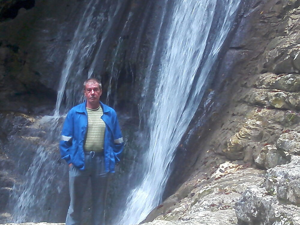  10697142  Vasij, 63 ,     