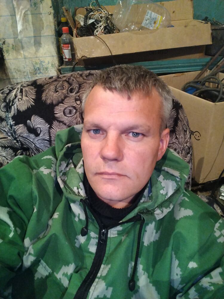  35496462  Denis, 39 ,    