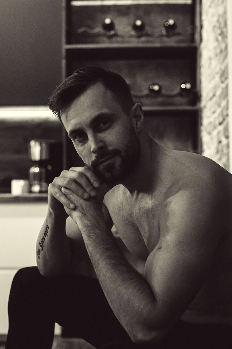  -,   Artem, 38 ,   ,   
