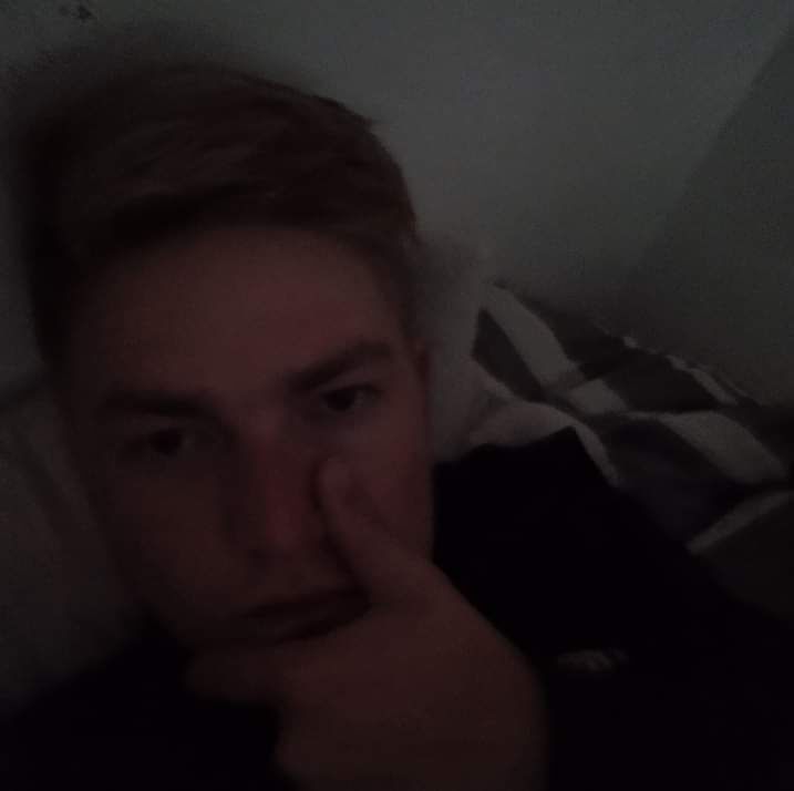  29611222  Ivan, 25 ,    