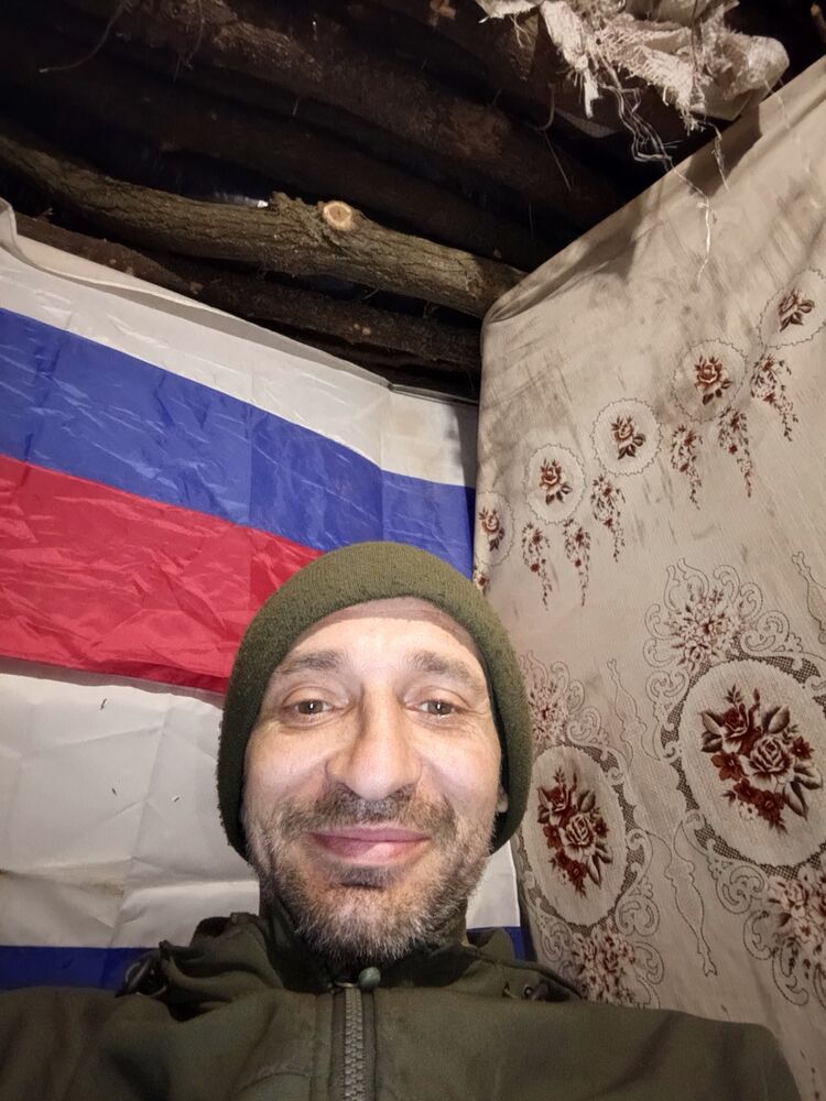  47341622  Maks, 41 ,    