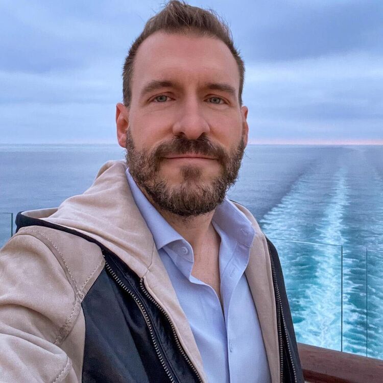  41688922  Edmund Gerad, 45 ,    Miami Beach
