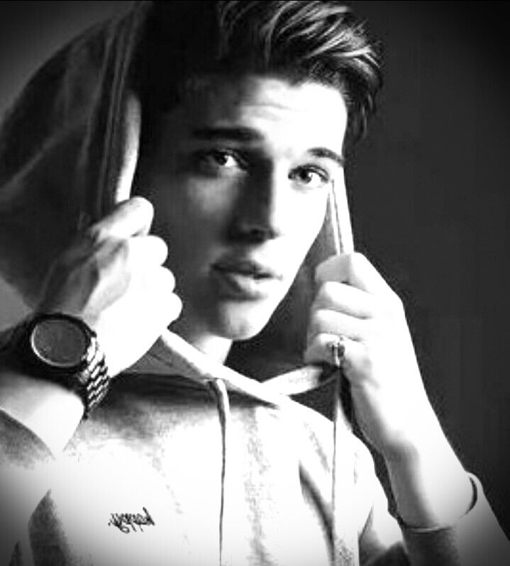  51090652  Alex, 27 ,    