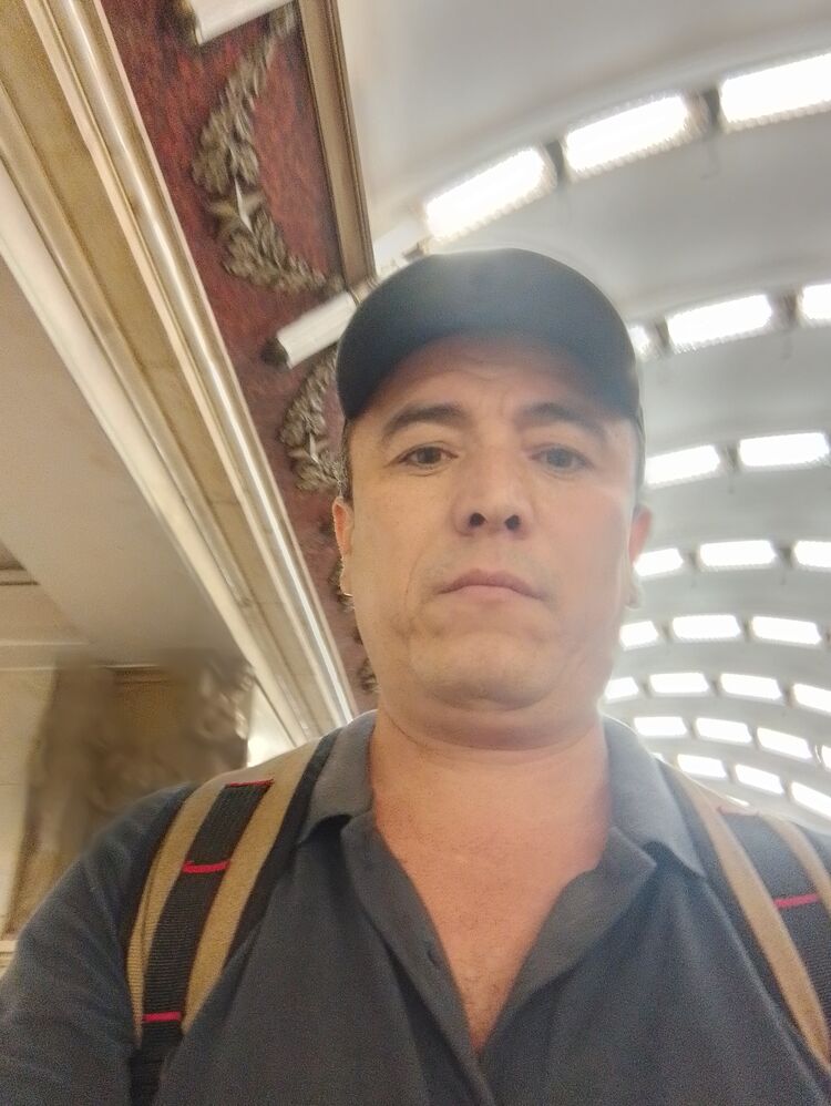  52233312  Bahrom, 43 ,    -