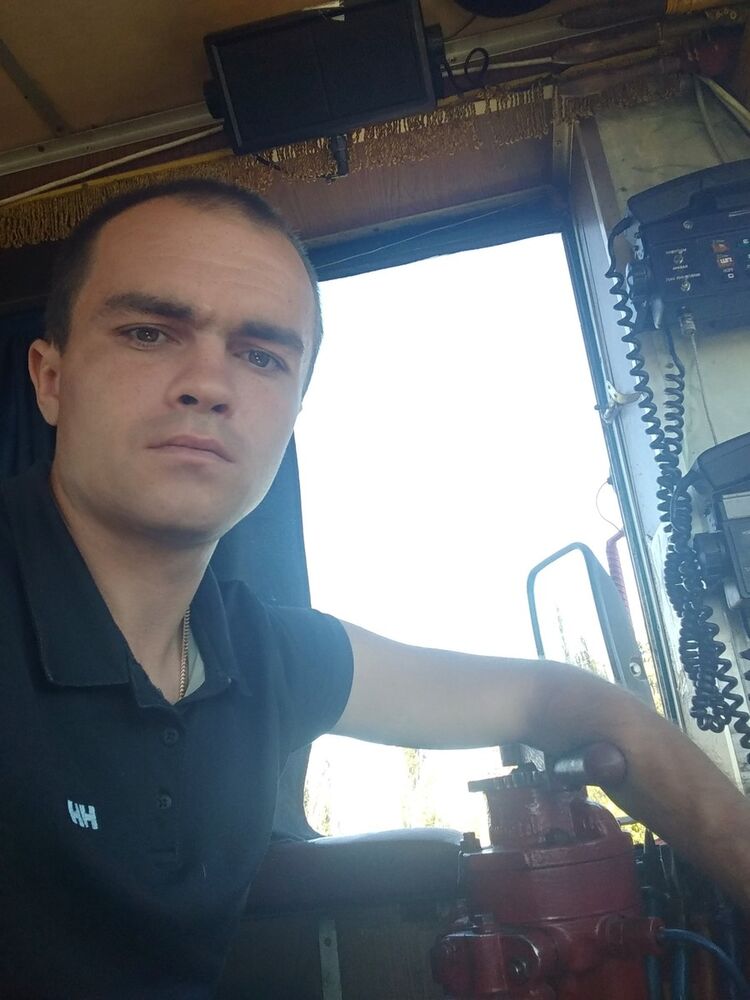  ,   Yriy, 35 ,   ,   , c , 