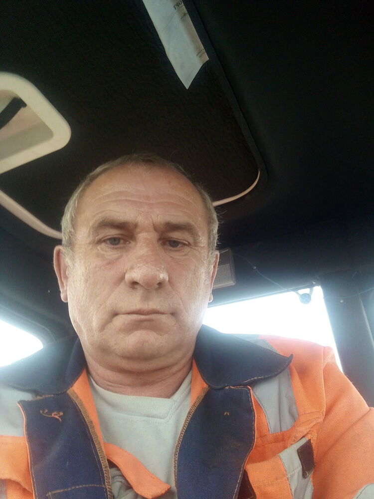  44181882  , 57 ,    