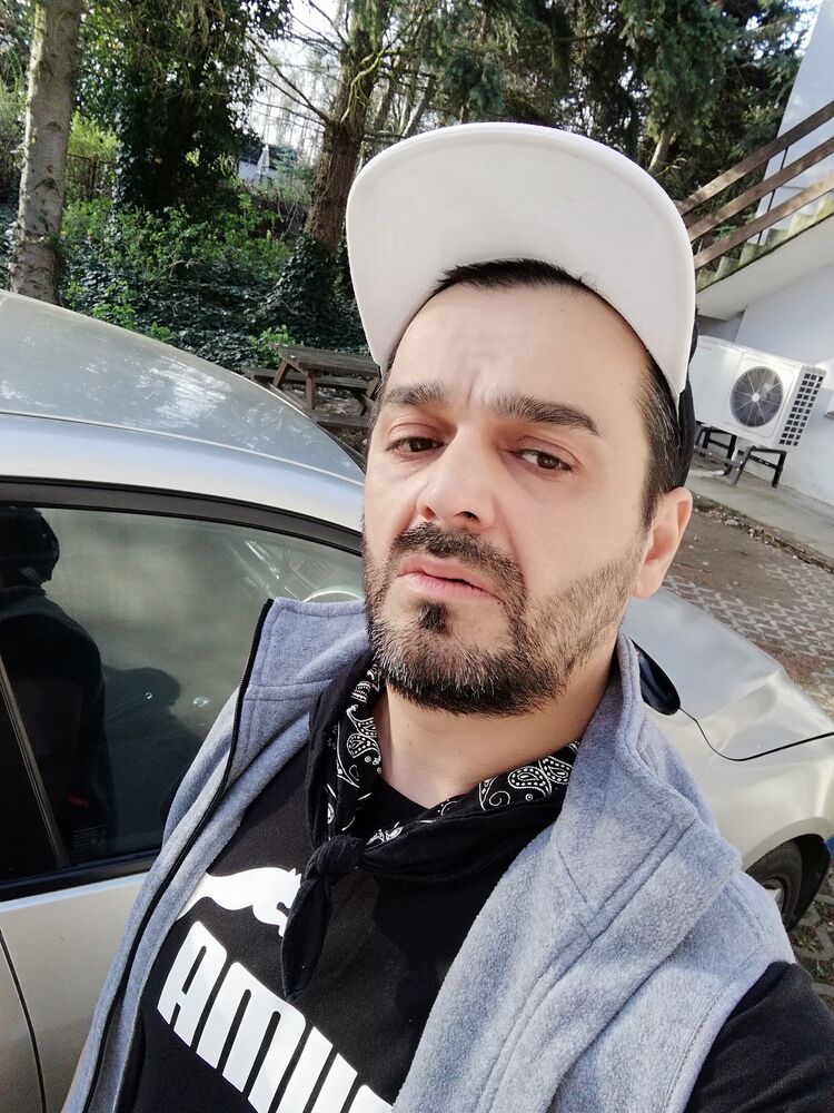  42639892  Nik, 42 ,    