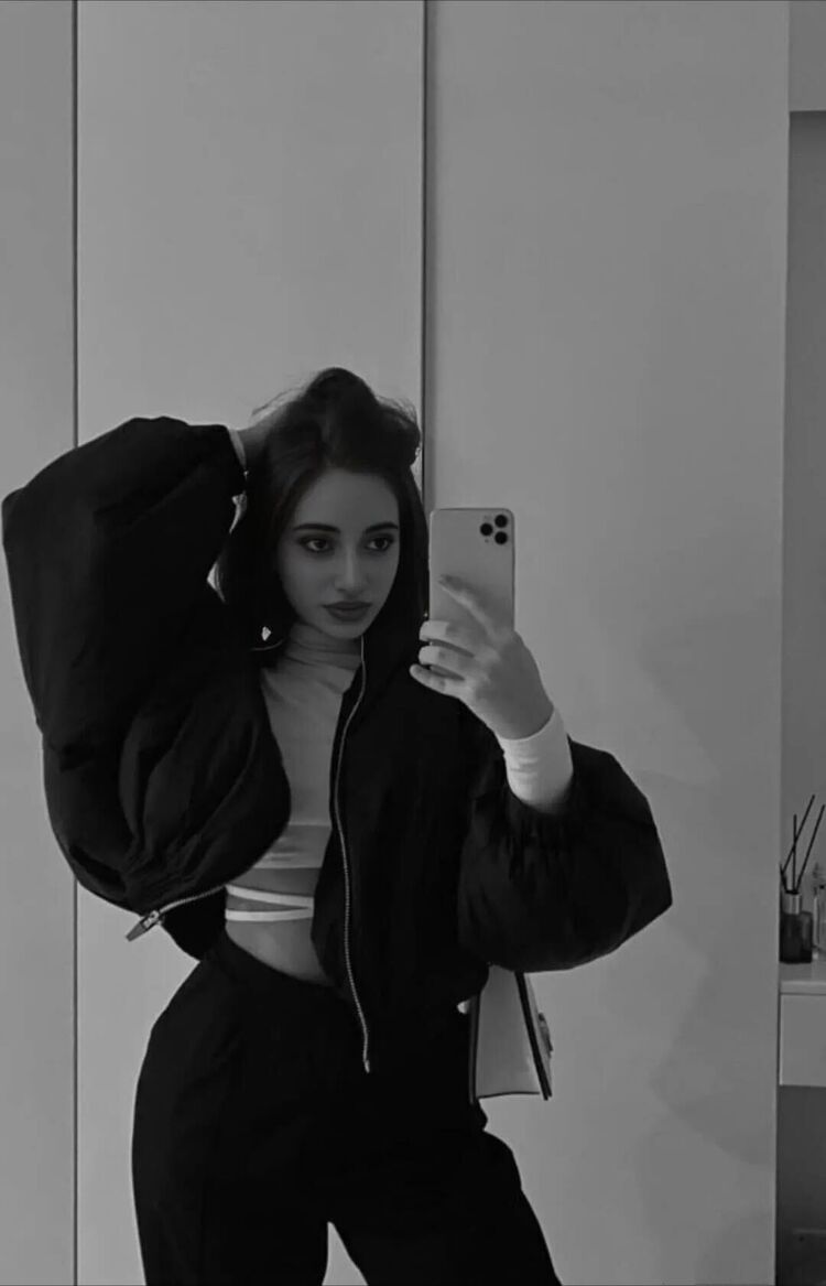  ,   Daniela, 25 ,   ,   