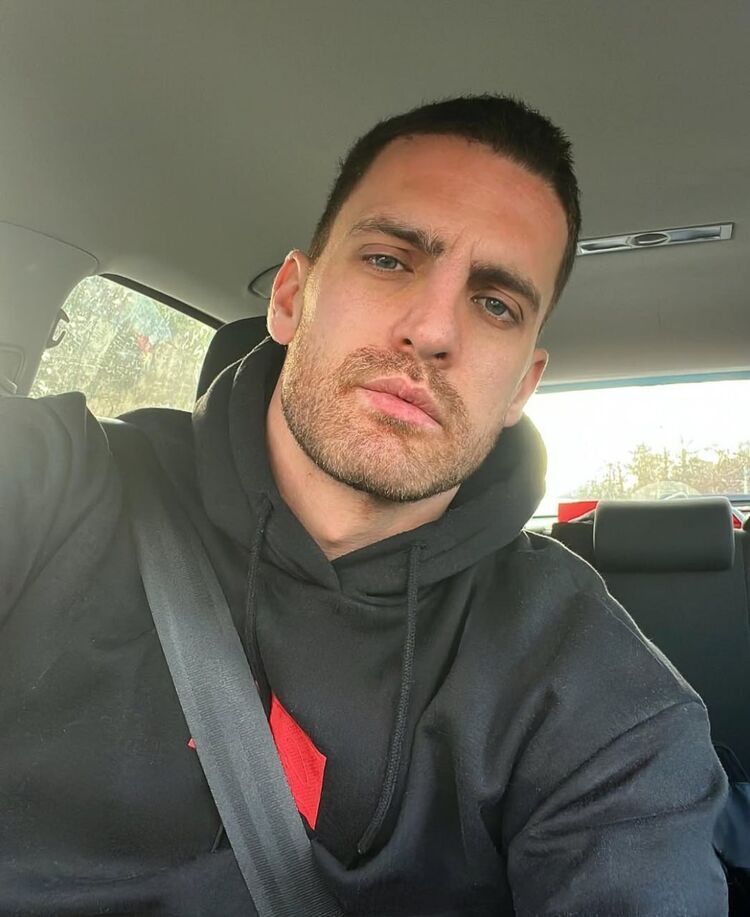  54713222  , 38 ,    -