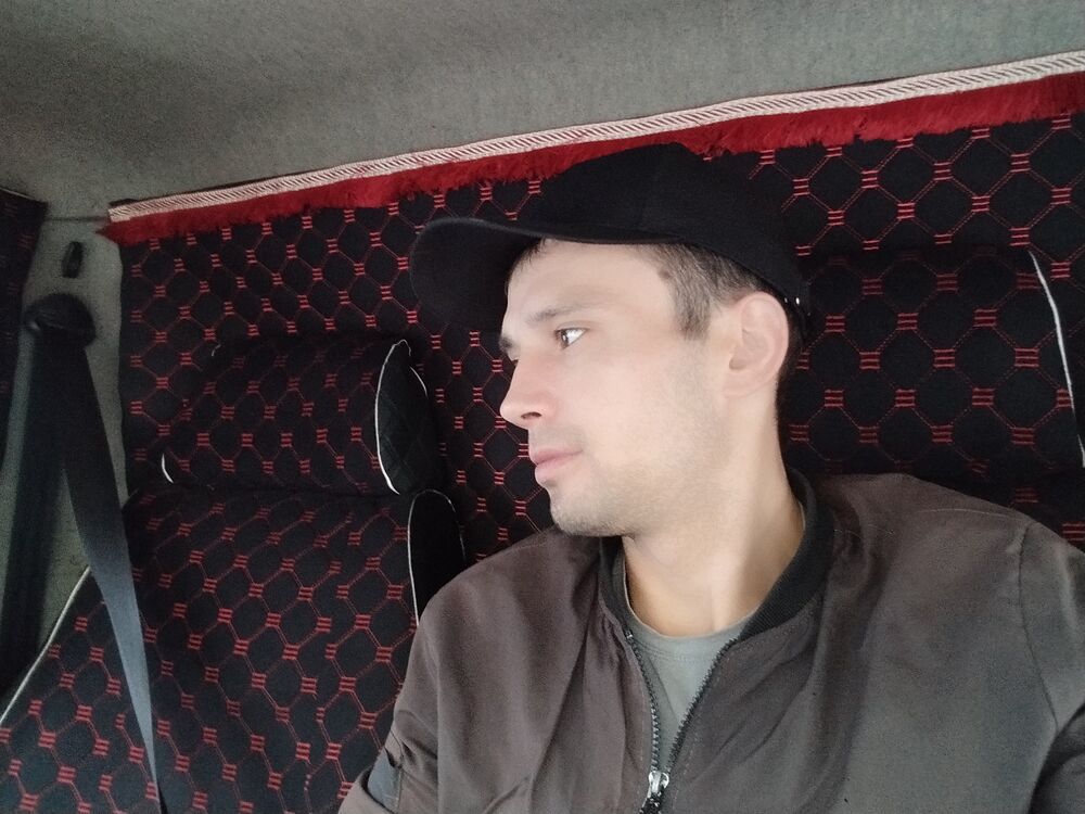  46634862  Slavik, 32 ,    