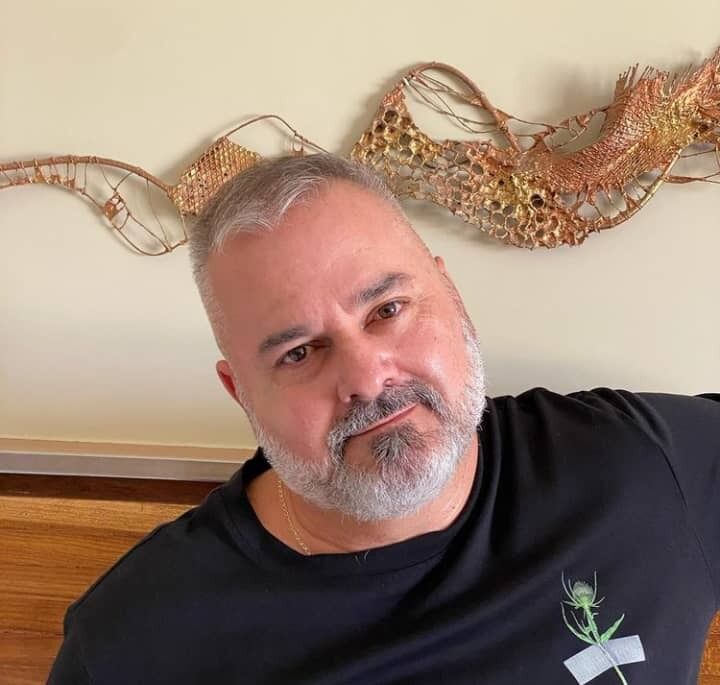  47045372  John Mike, 58 ,    -