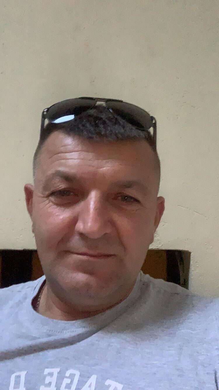  ,   Vitalii, 48 ,   c 