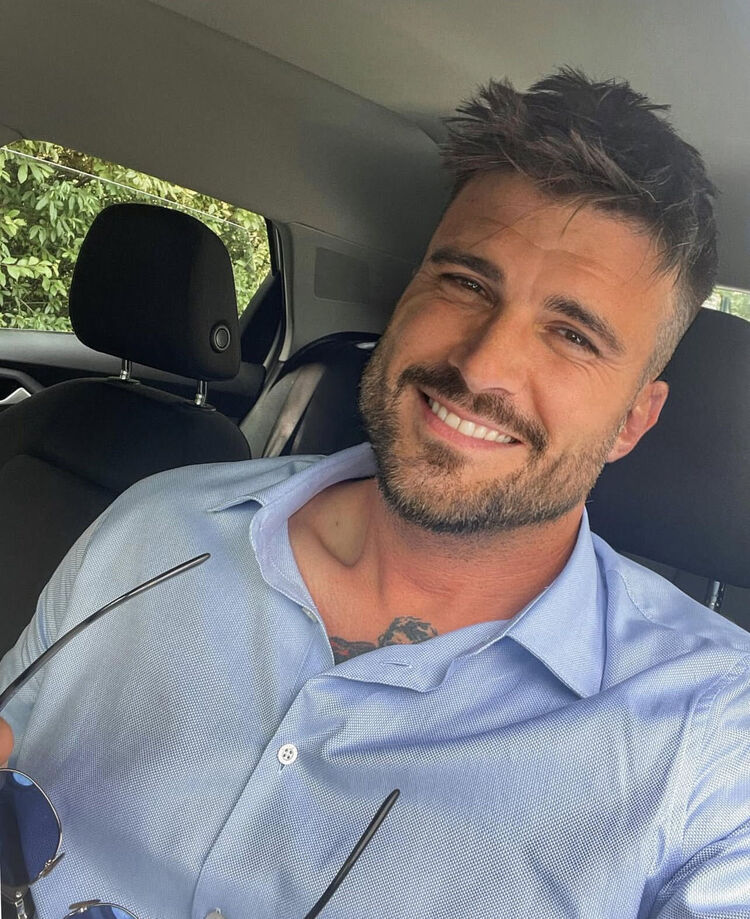  -,   Doni Moretti, 40 ,     , c 