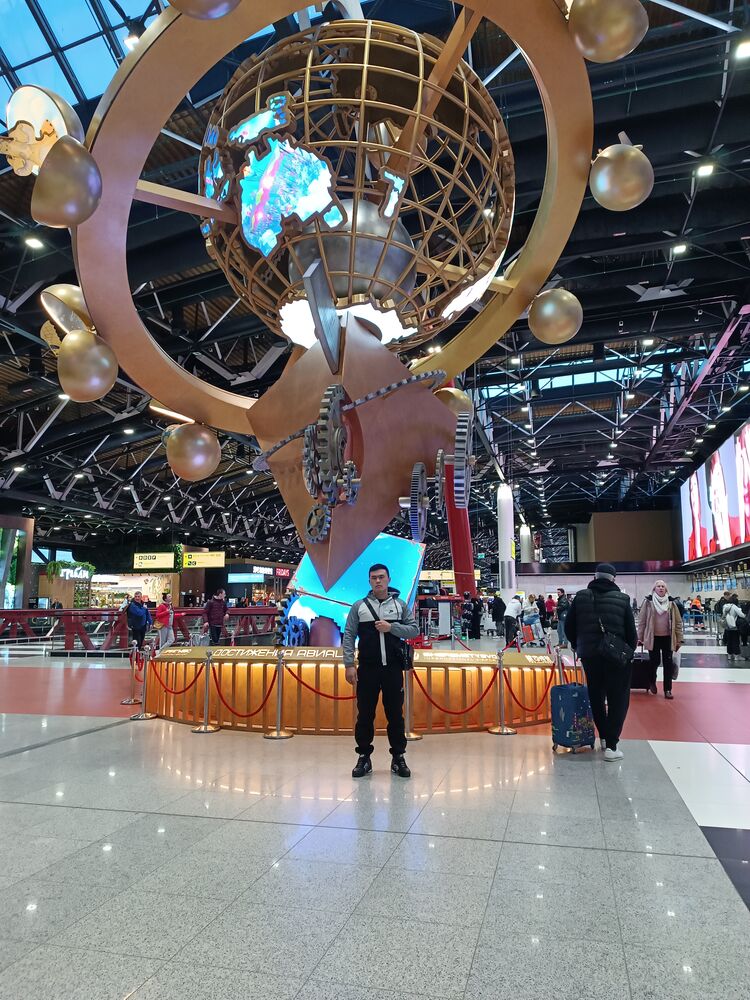  49186182  Abror, 26 ,    