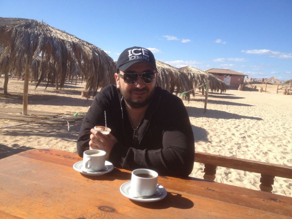  ,   Garik, 40 ,   ,   