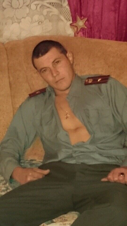  15687302  Anton, 35 ,    