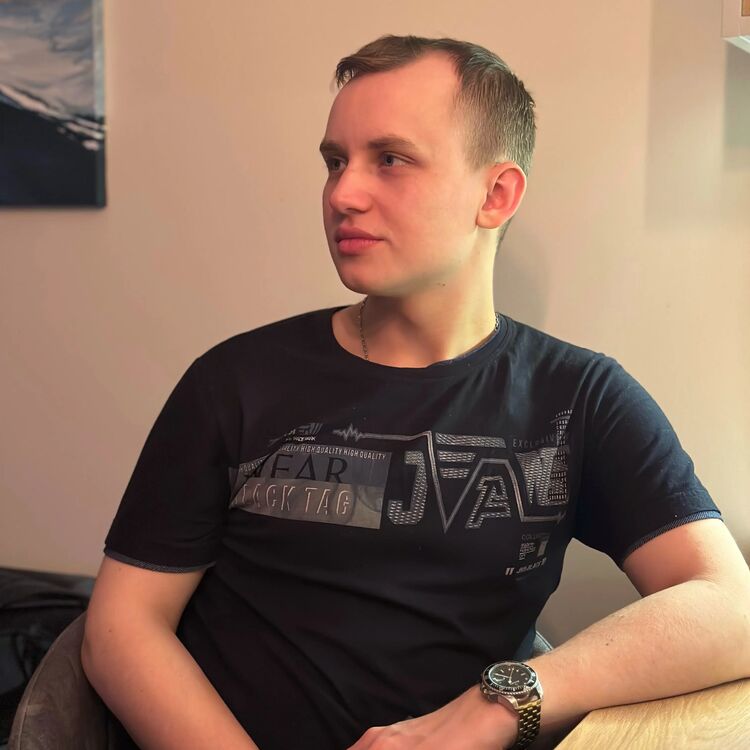  50289592  Valentin, 22 ,    