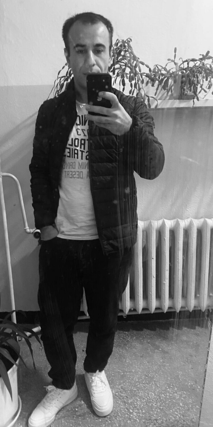 ���� 32526402 ������� Hawaizeri, 33 ����, ���� ���������� � Bielany Wroclawskie