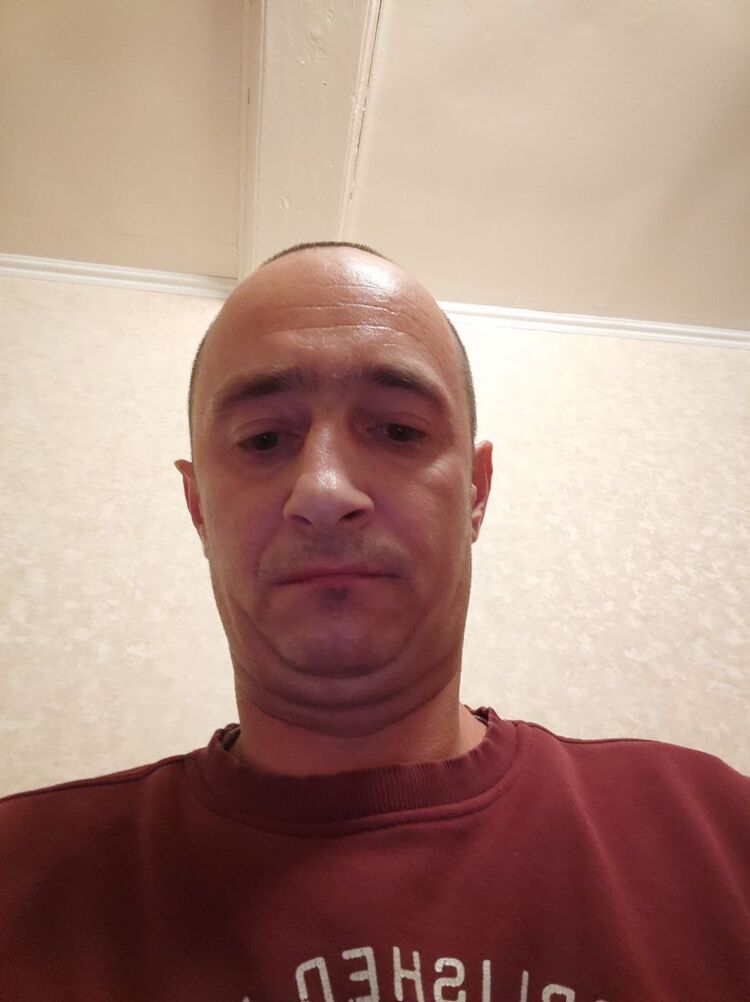  46541672  Artem, 31 ,    