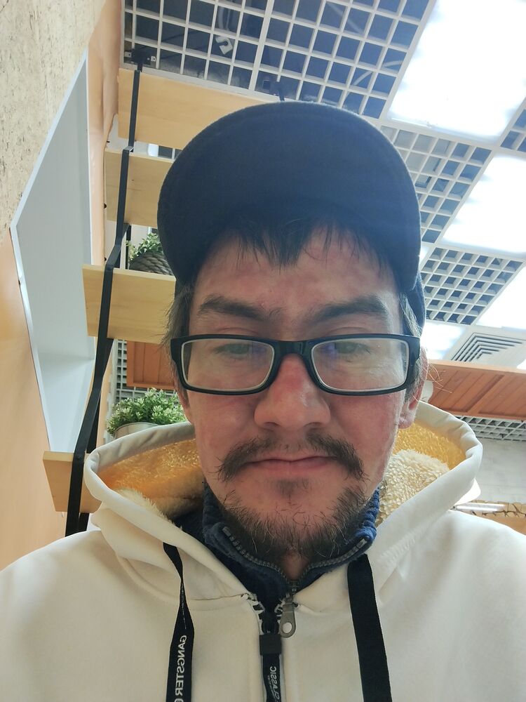  54732442  Alexander, 41 ,    