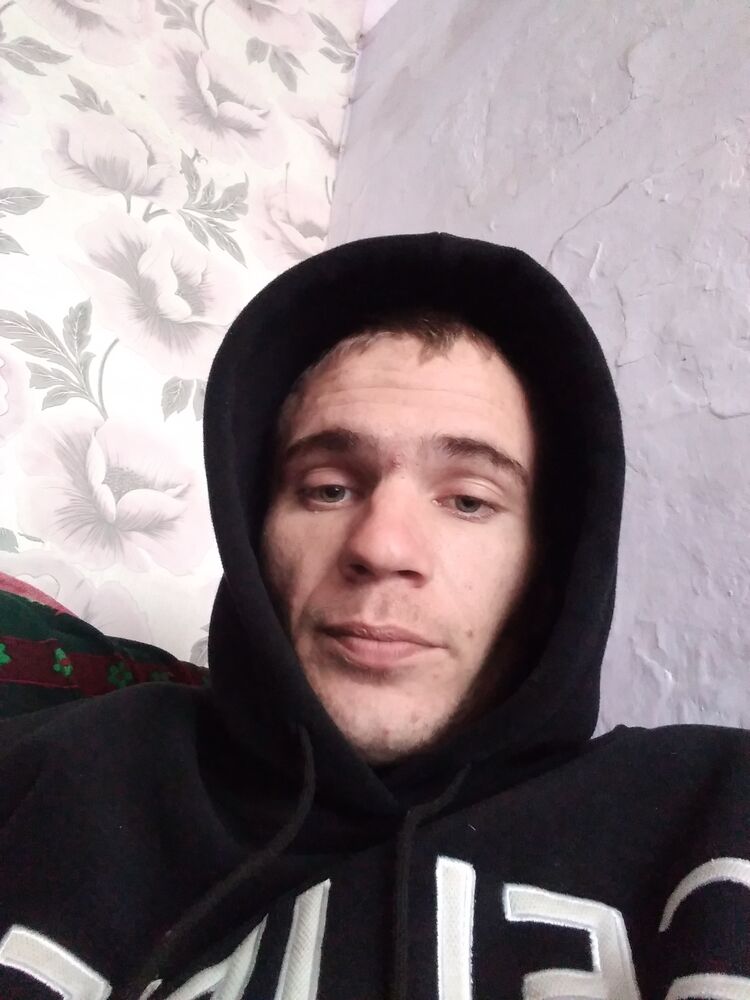  39872612  Zahar, 24 ,    