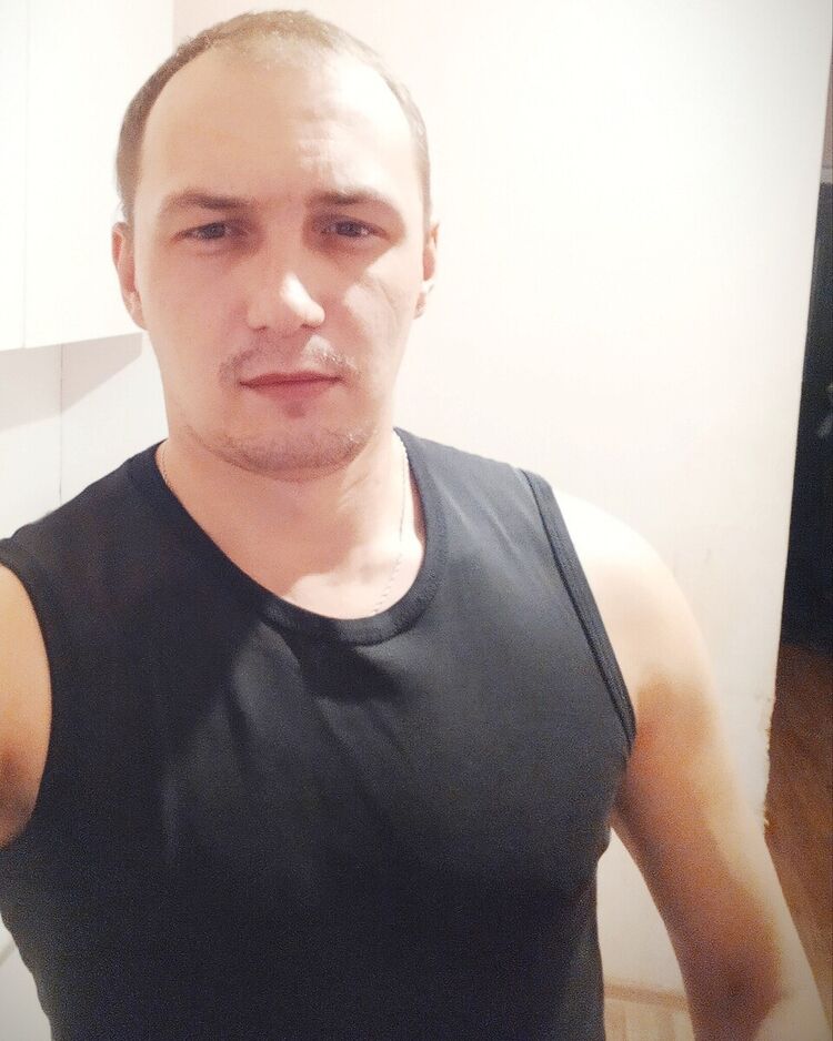  21646362  Maks, 34 ,     