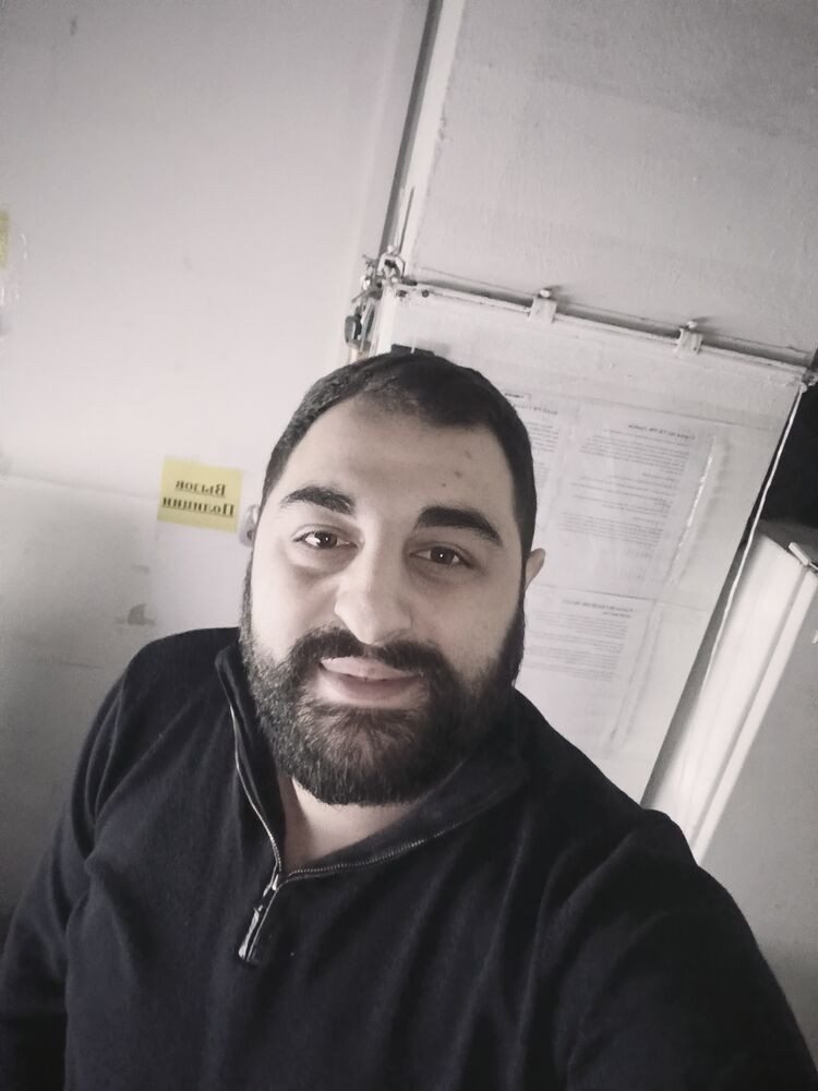  ,   Gevorg, 31 ,   ,   