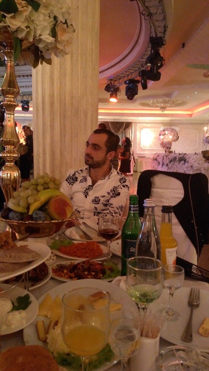  ,   Hrach, 37 ,   ,   , c 