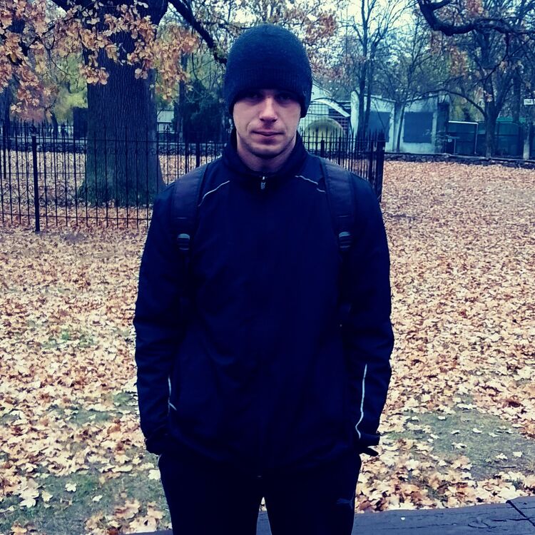  24305982  Vlad, 33 ,    