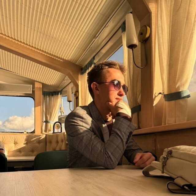  49594042  Vlad, 20 ,    