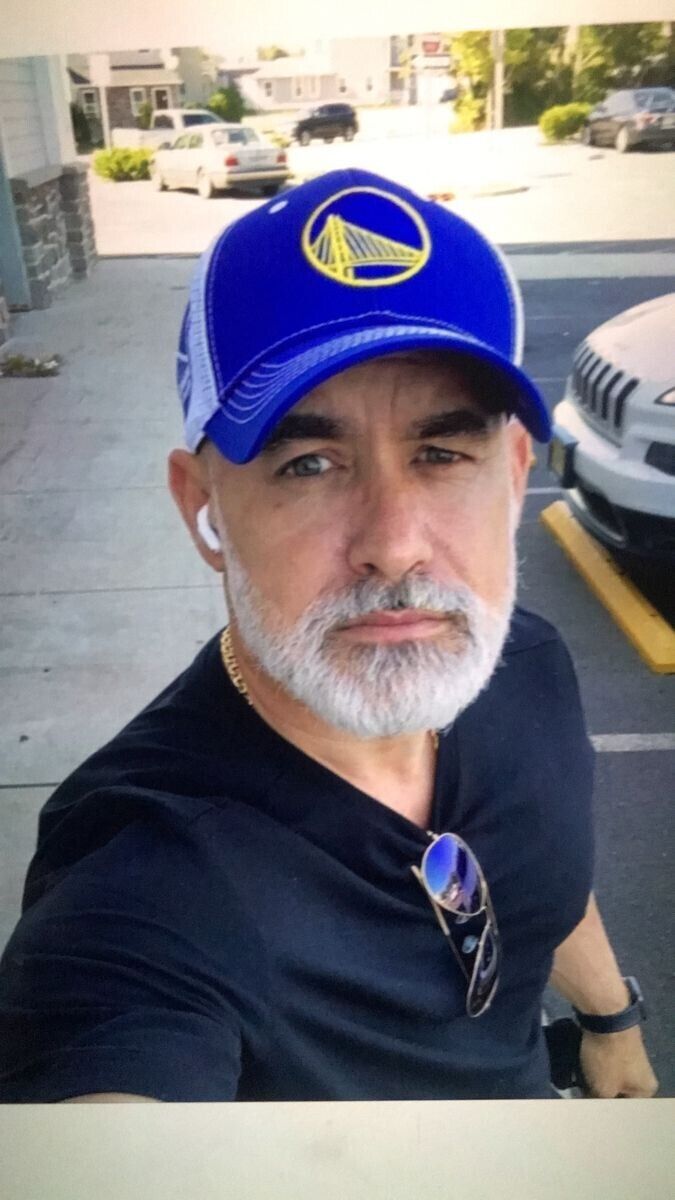 45297622  Robert, 68 ,    