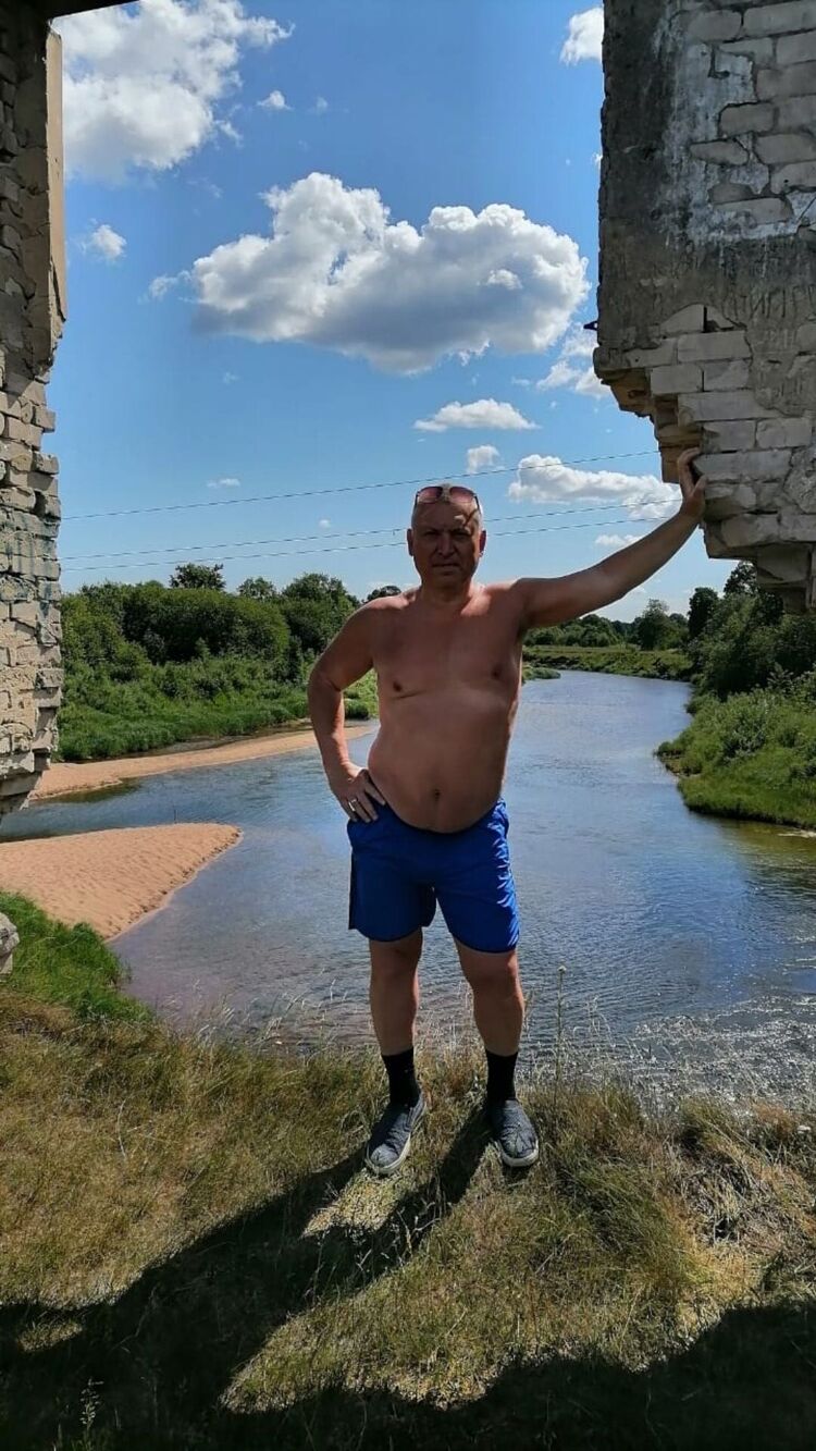  53864882  Pavel, 55 ,    