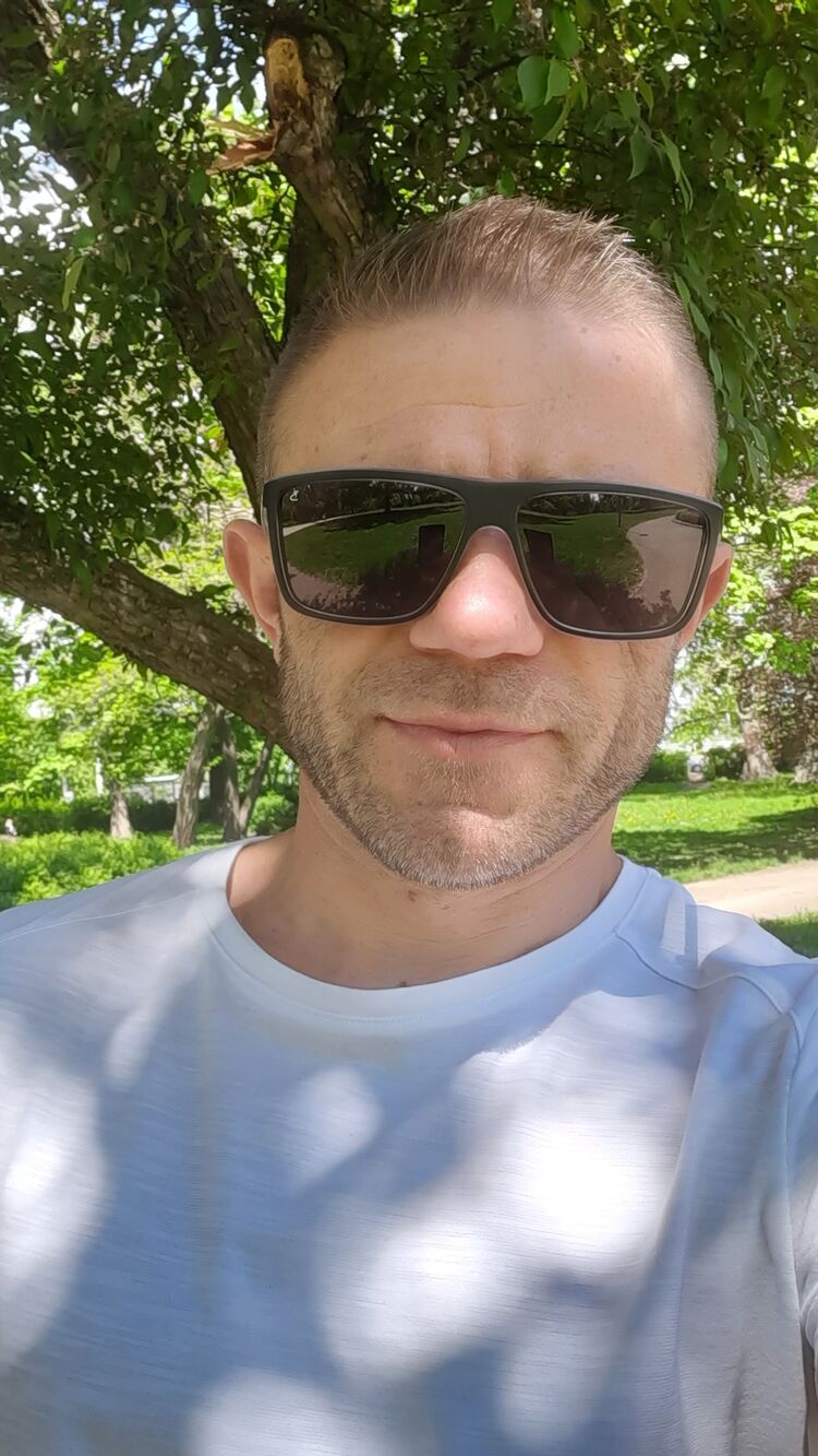  ,   Mihail, 42 ,   ,   