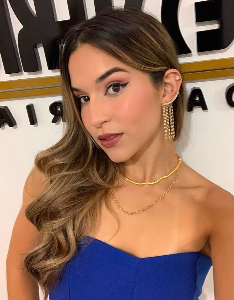  --,   Clarisse, 18 ,   ,   