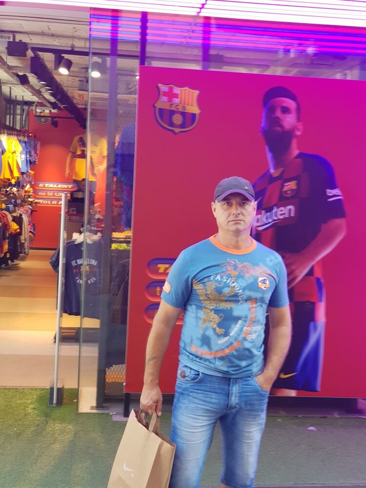   ,   Vasile, 52 ,     , c 