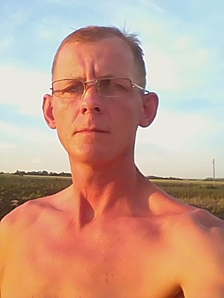  12325242  Sergej, 44 ,    