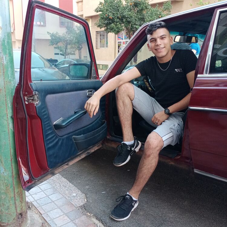  ,   Youssef, 24 ,   ,   