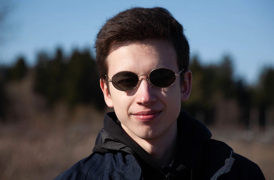 38308312  Ilya, 25 ,    -