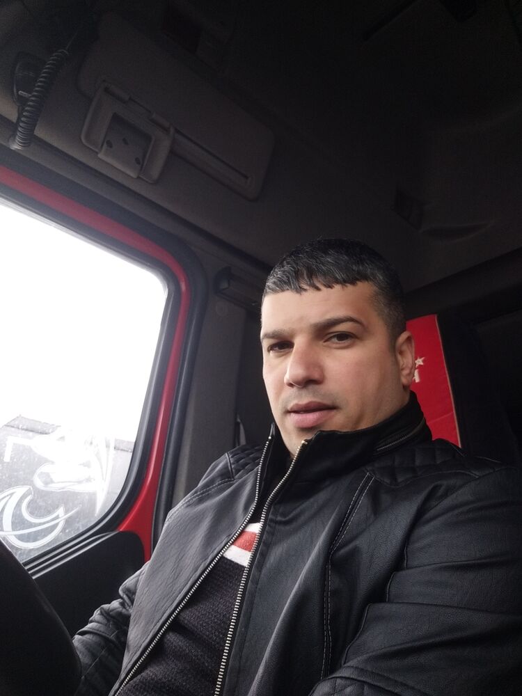  34482762  Togrul, 40 ,    