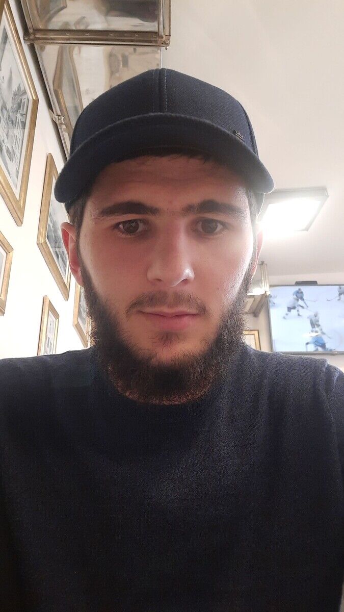  21228192  Rauf, 27 ,    -