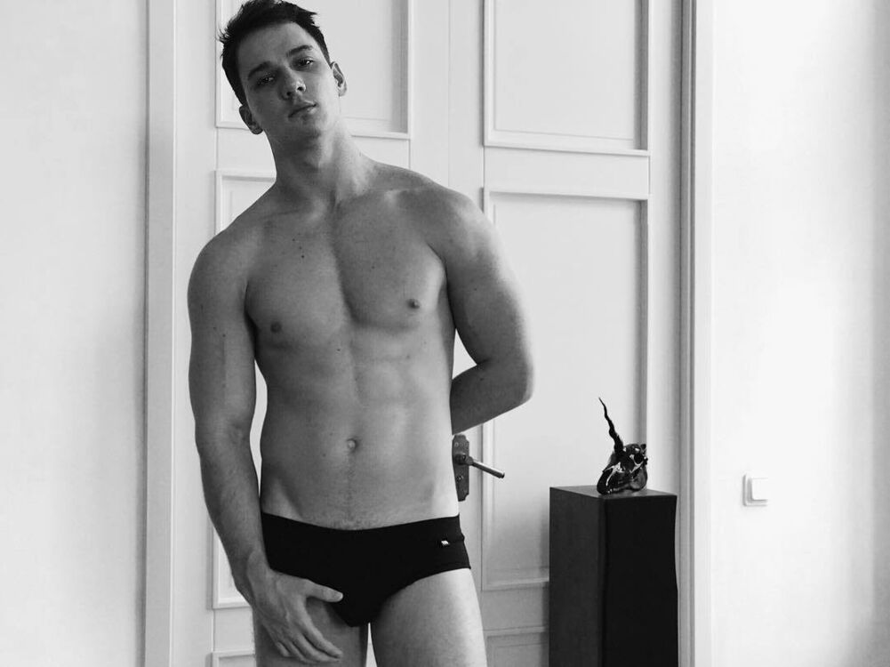 ,   Denis, 30 ,   